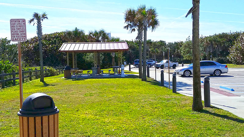 Covered Picnic Tables Covered Picnic Tables