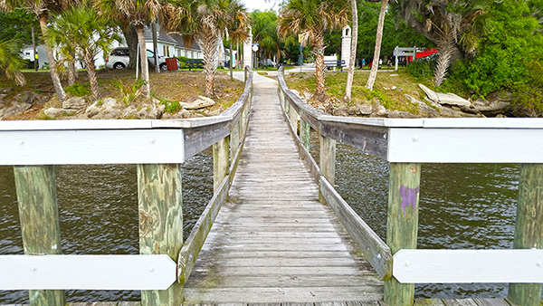 Dock walkway to land